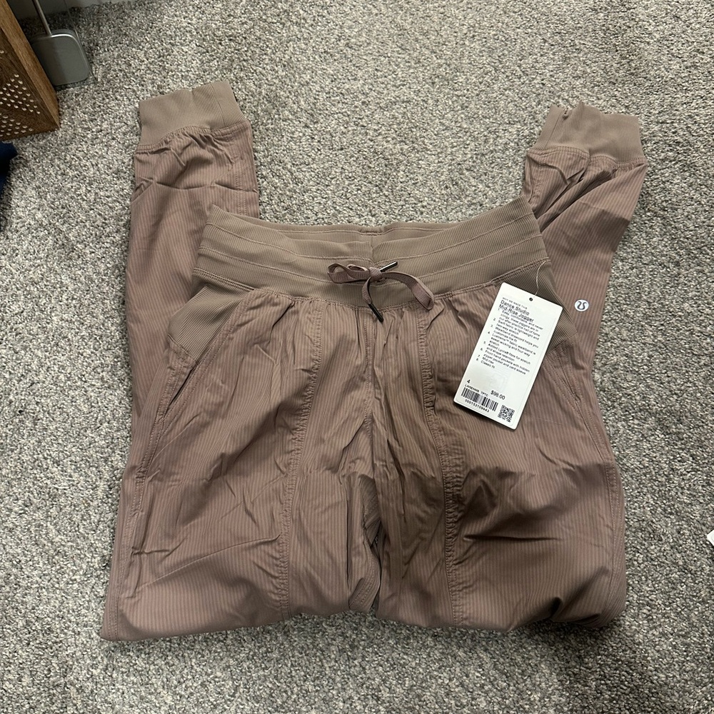 Lululemon dance studio joggers NWT